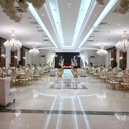 Le Meridien Medina Kültér fotó A wedding hall in Cairo, Egypt