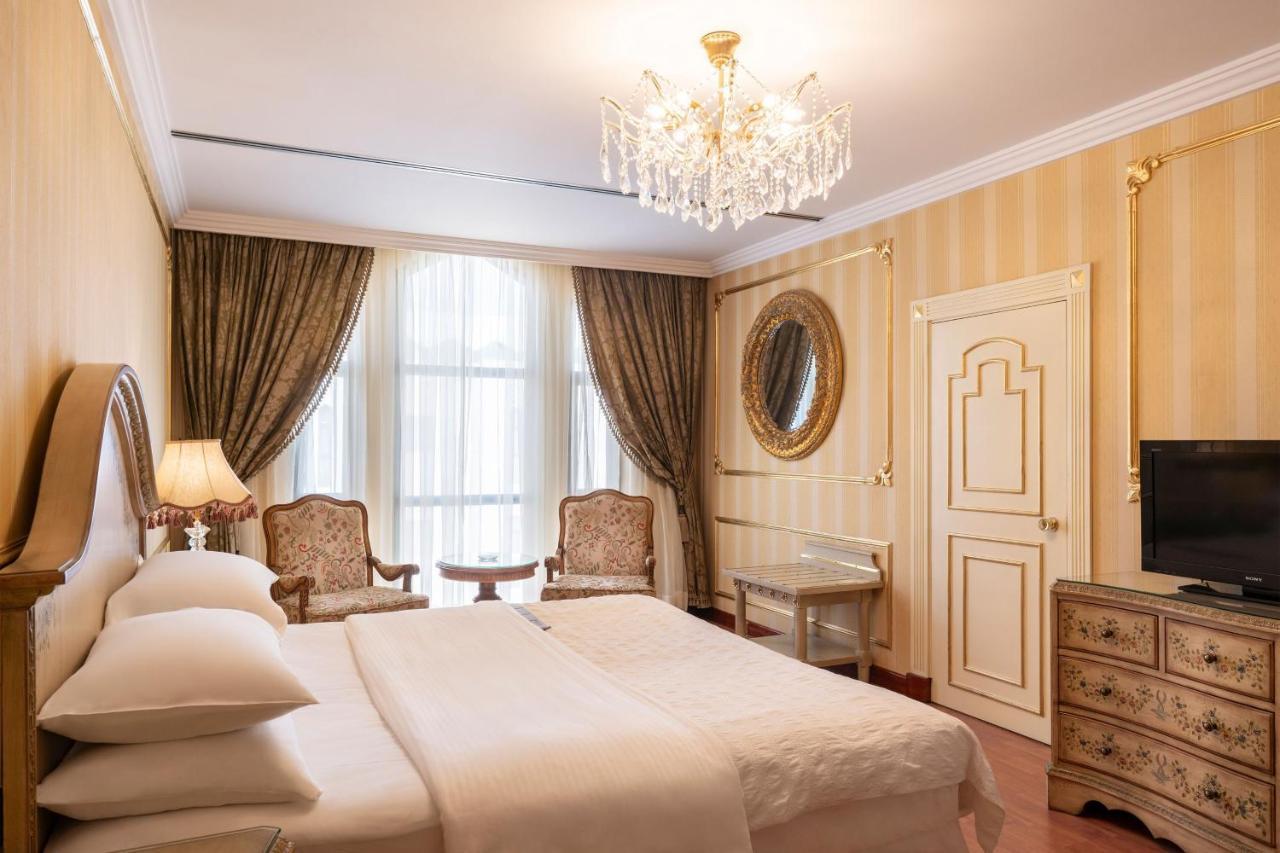 Le Meridien Medina Kültér fotó A room at the hotel