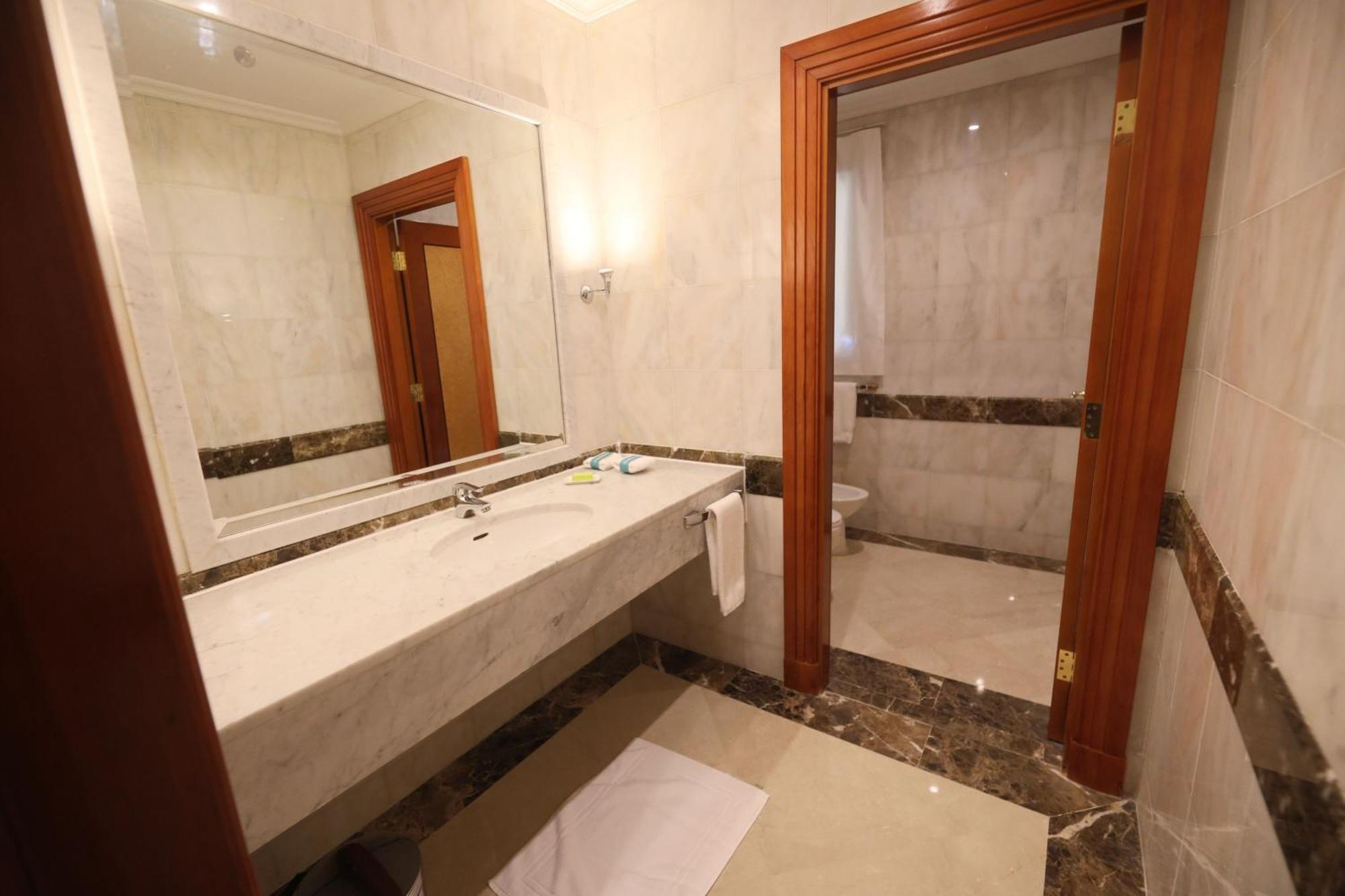 Le Meridien Medina Kültér fotó Bathroom