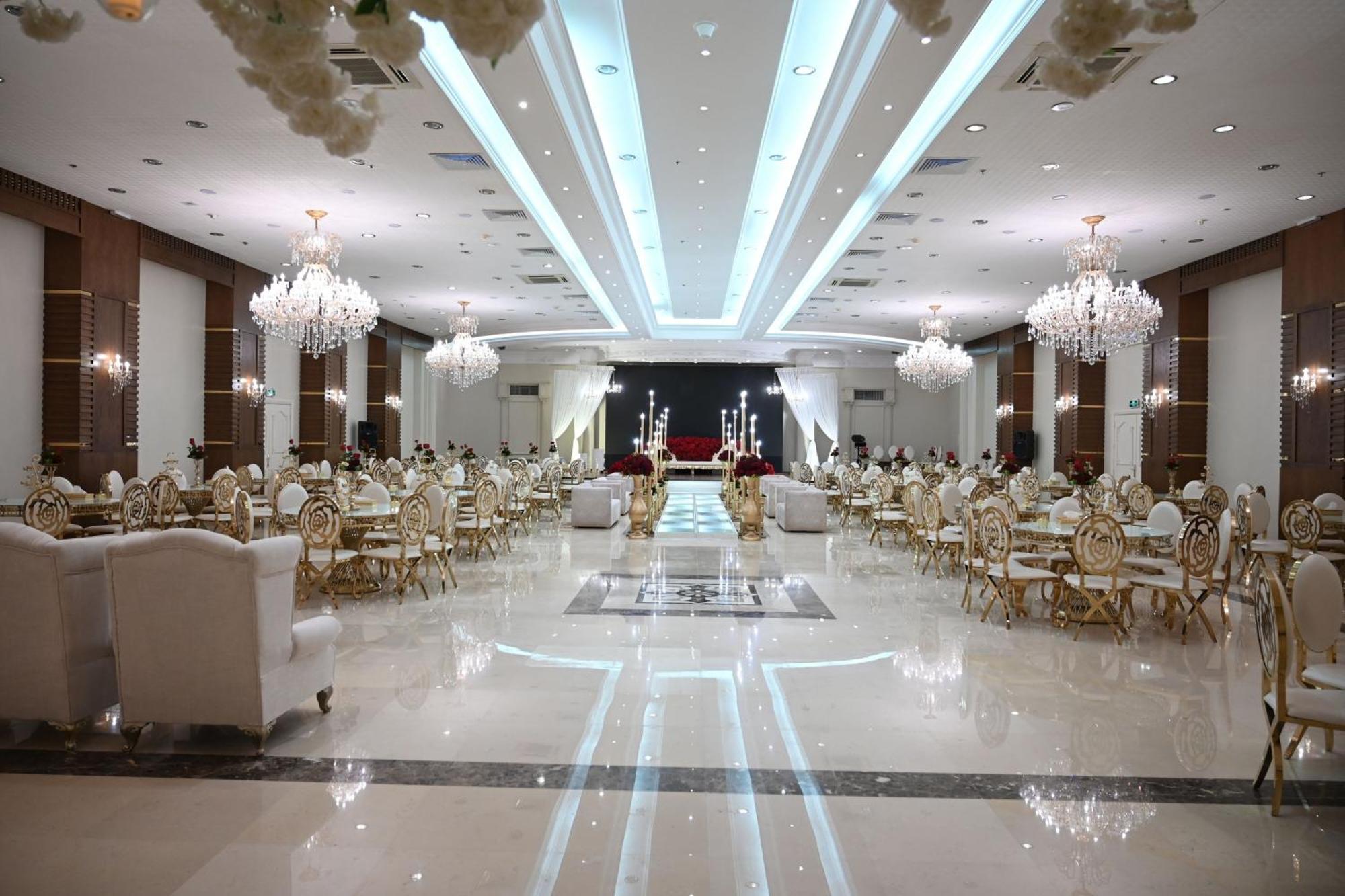 Le Meridien Medina Kültér fotó A wedding hall in Cairo, Egypt
